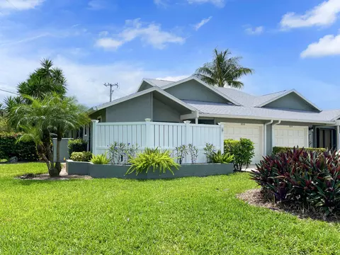 6616 SE Yorktown Dr, Hobe Sound, FL 33455