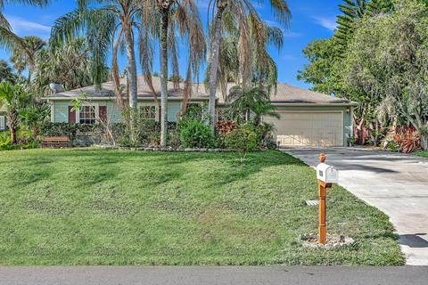 1018 SW Abingdon Ave, Port Saint Lucie, FL 34953