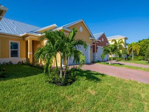 2015 Bridgepointe Cir #108, Vero Beach, FL 32967