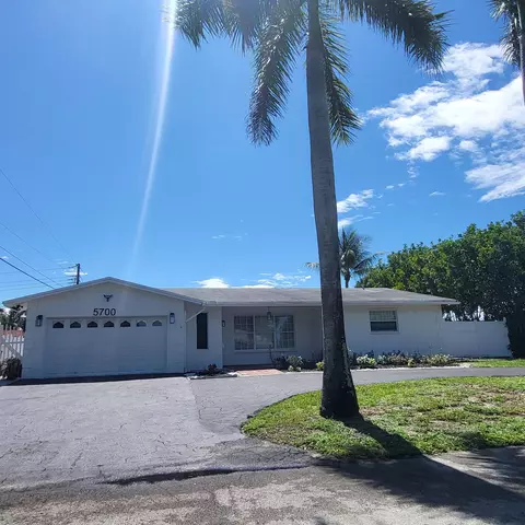 1202 N Palmway, Lake Worth, FL 33460