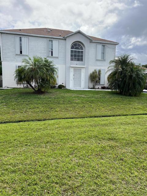 797 SW Curry St, Port Saint Lucie, FL 34983
