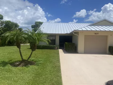 7607 SE Sugar Sand Cir, Hobe Sound, FL 33455