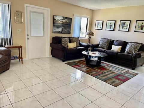 240 Pine Hov Cir #A-2, Greenacres, FL 33463