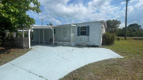 927 Laurel Cir, Micco, FL 32976