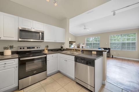 121 SE Hancock St, Stuart, FL 34994 photo 1