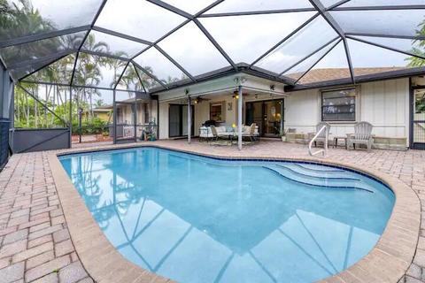 2517 Canterbury N Dr, Riviera Beach, FL 33407