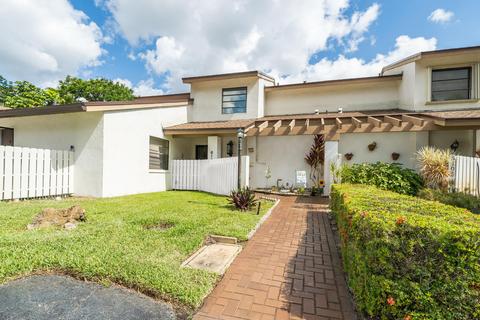 6107 Newstead Ct, Greenacres, FL 33463
