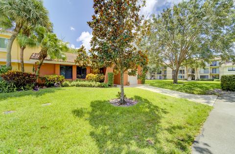 20998 Estada Ln, Boca Raton, FL 33433