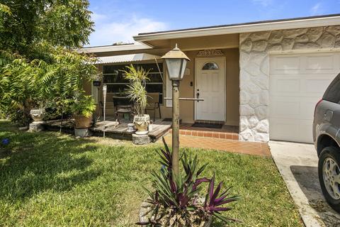 1251 NW 45th Ct, Pompano Beach, FL 33064