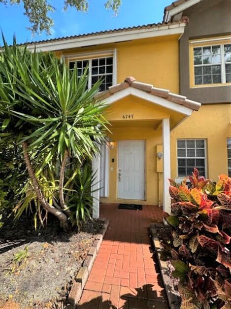 6747 Sienna Club Dr, Lauderhill, FL 33319