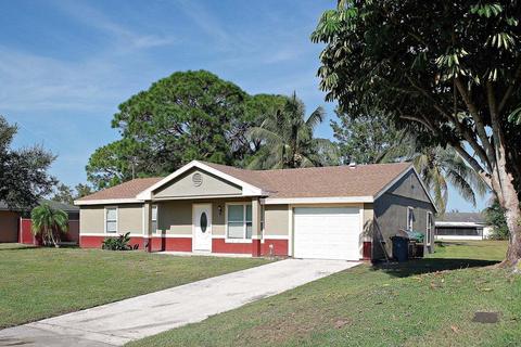 418 SW Kentwood Rd, Port Saint Lucie, FL 34953