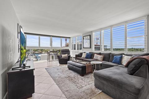 301 Lake Shore Dr #511, Lake Park, FL 33403