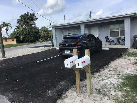 576 SW 7th St #1, Belle Glade, FL 33430