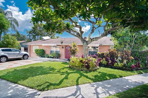 2600 W 28th St, Riviera Beach, FL 33404