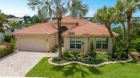 6806 Fiji Cir, Boynton Beach, FL 33437