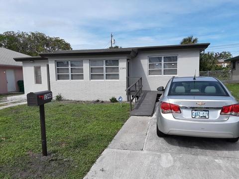 1340 W 33rd St, Riviera Beach, FL 33404