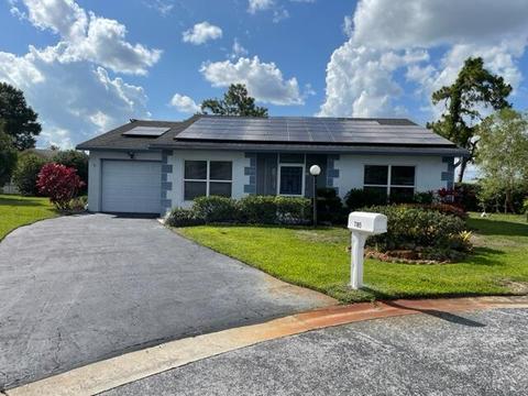 7185 Pine Forest Cir E, Lake Worth, FL 33467