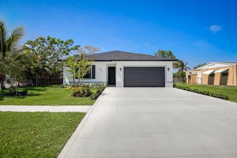 3855 Ocala Rd, Lake Worth, FL 33462