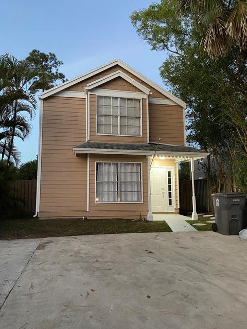 5809 Cassandra Ct, West Palm Beach, FL 33415