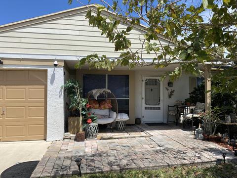 8275 Cedar Hollow Ln, Boca Raton, FL 33433