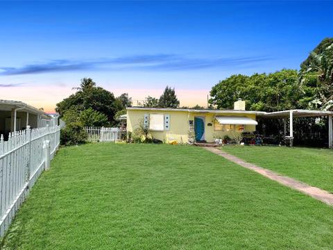 2113 Quail Dr, West Palm Beach, FL 33409