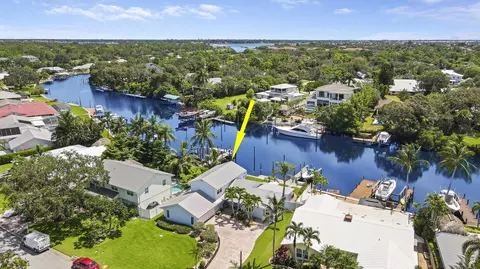 701 SW Pine Tree Ln, Palm City, FL 34990