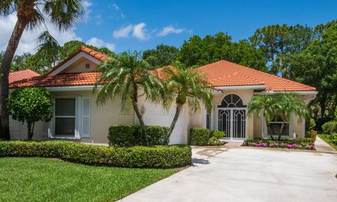 205 E Tall Oaks Cir, Palm Beach Gardens, FL 33410