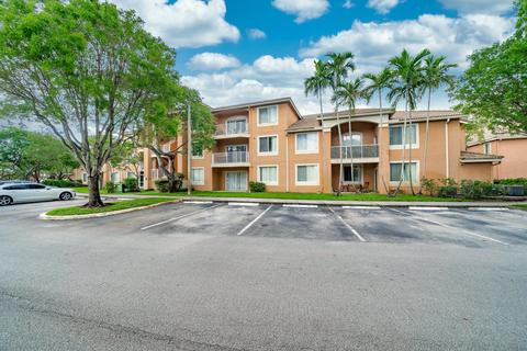 6952 SW 39th St #C303, Davie, FL 33314