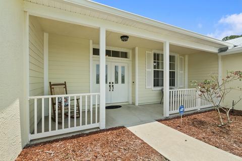 190 SE Crosspoint Dr, Port Saint Lucie, FL 34983