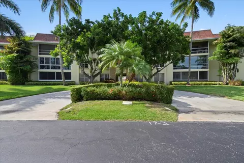 5520 Tamberlane Cir #112, Palm Beach Gardens, FL 33418