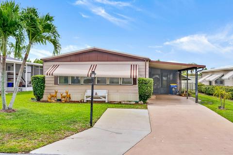 7977 SE Continental Dr, Hobe Sound, FL 33455