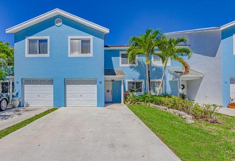 72 Fairway Ln, Royal Palm Beach, FL 33411