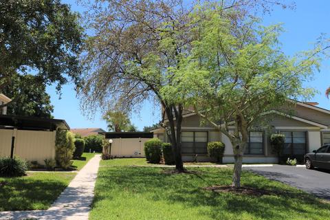 4379 Willow Pond Rd #A, West Palm Beach, FL 33417
