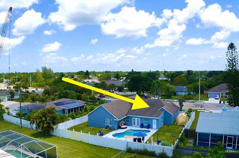 2062 SE Floresta Dr, Port Saint Lucie, FL 34984