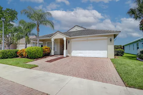 117 NW Pleasant Grove Way, Port Saint Lucie, FL 34986