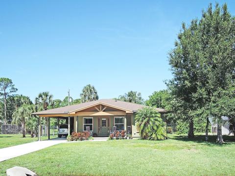 4915 Seagrape Dr, Fort Pierce, FL 34982