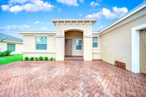 844 Bent Creek Dr, Fort Pierce, FL 34947
