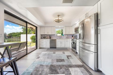 306 SW 27th Ter, Delray Beach, FL 33445