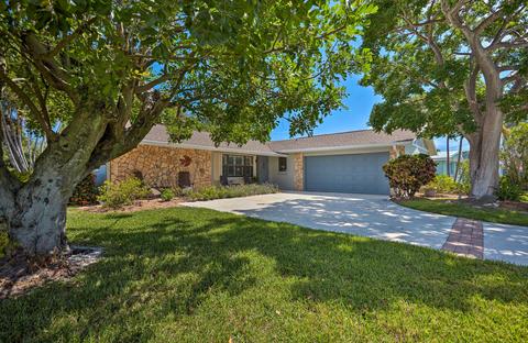 1902 Eucalyptus Ave, Fort Pierce, FL 34949