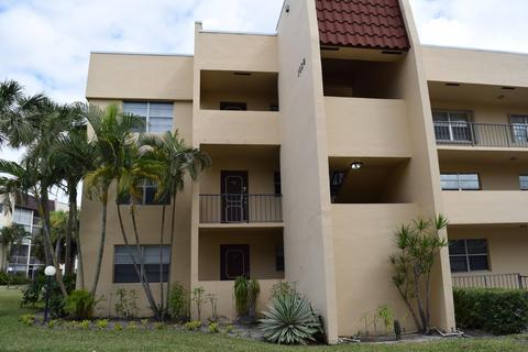 1630 Embassy Dr #101, West Palm Beach, FL 33401