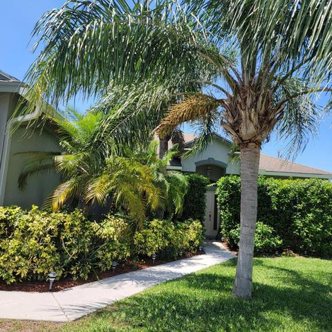 1918 SW Hampshire Sw Ln, Port Saint Lucie, FL 34953