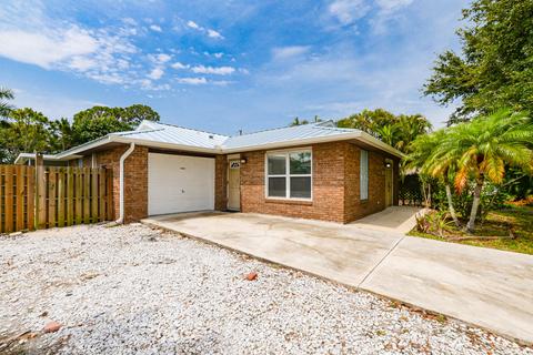 2312 SE Bounty Ave, Port Saint Lucie, FL 34952