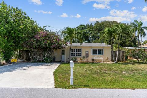 135 SW 10th Ave, Boynton Beach, FL 33435