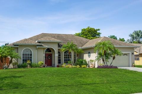 2865 SE Pace Dr, Port Saint Lucie, FL 34984