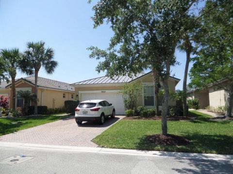 10045 SW Brookgreen Cir, Port Saint Lucie, FL 34987