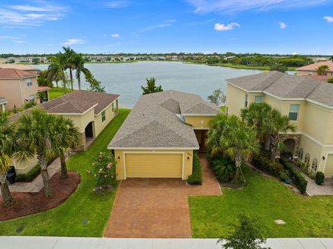 845 NW Leonardo N Cir, Port Saint Lucie, FL 34986