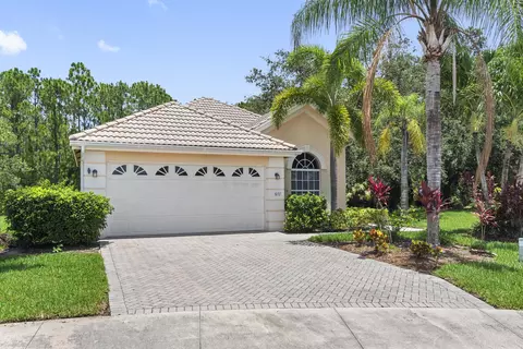 677 SW Andros Cir, Port Saint Lucie, FL 34986