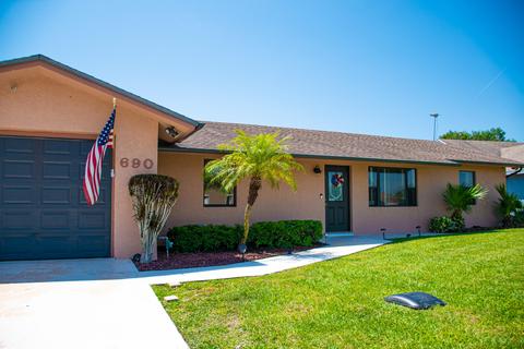 690 SW Pueblo Ter, Port Saint Lucie, FL 34953