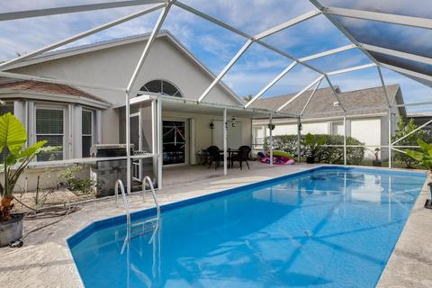 151 Hammocks Dr, Greenacres, FL 33413