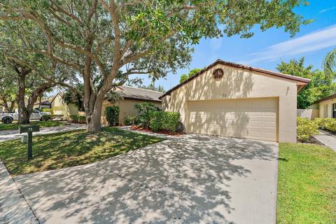 72 Ironwood Way N, Palm Beach Gardens, FL 33418